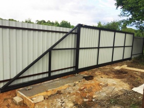 Откатные ворота с ручным управлением - пример 1 фото в Дзержинском